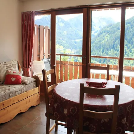 Apartment In Petit Near Cable Car