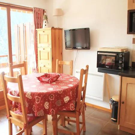 Apartment In Petit Near Cable Car