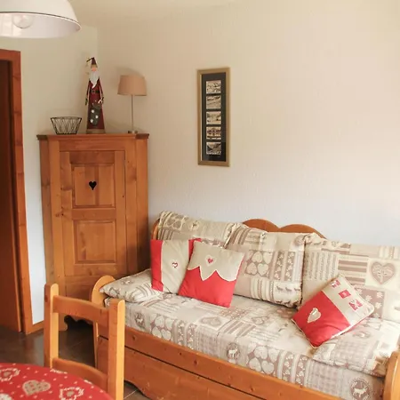 Apartment In Petit Near Cable Car